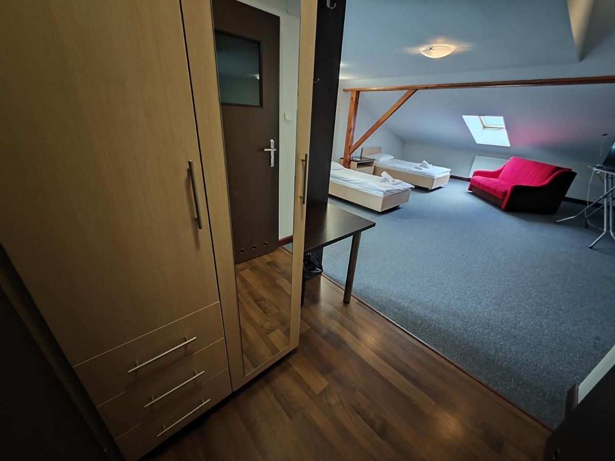 Maka I Magia Obiady Domowe Hotel 赞布鲁夫 外观 照片