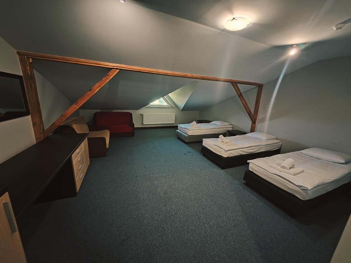 Maka I Magia Obiady Domowe Hotel 赞布鲁夫 外观 照片