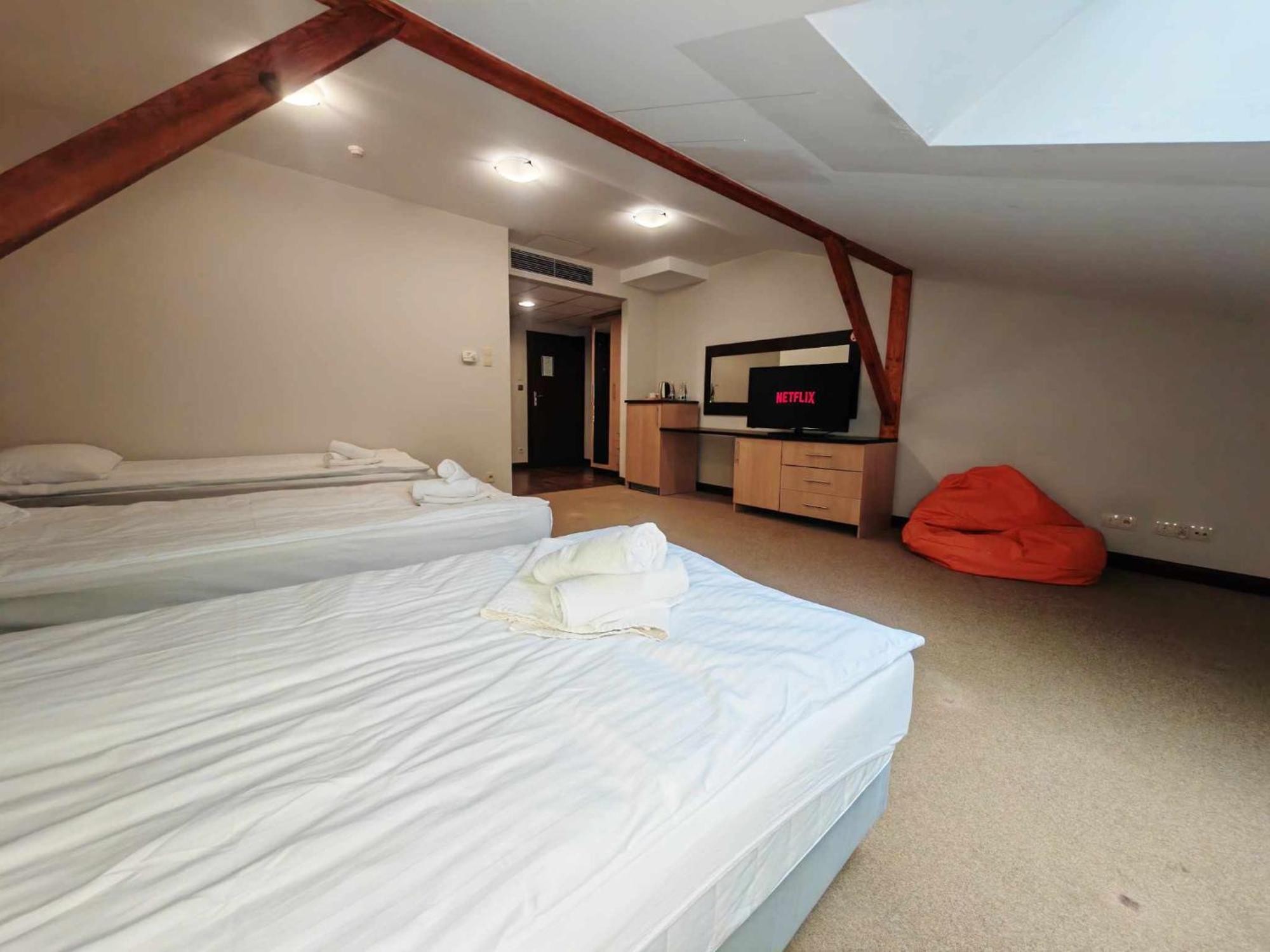 Maka I Magia Obiady Domowe Hotel 赞布鲁夫 外观 照片