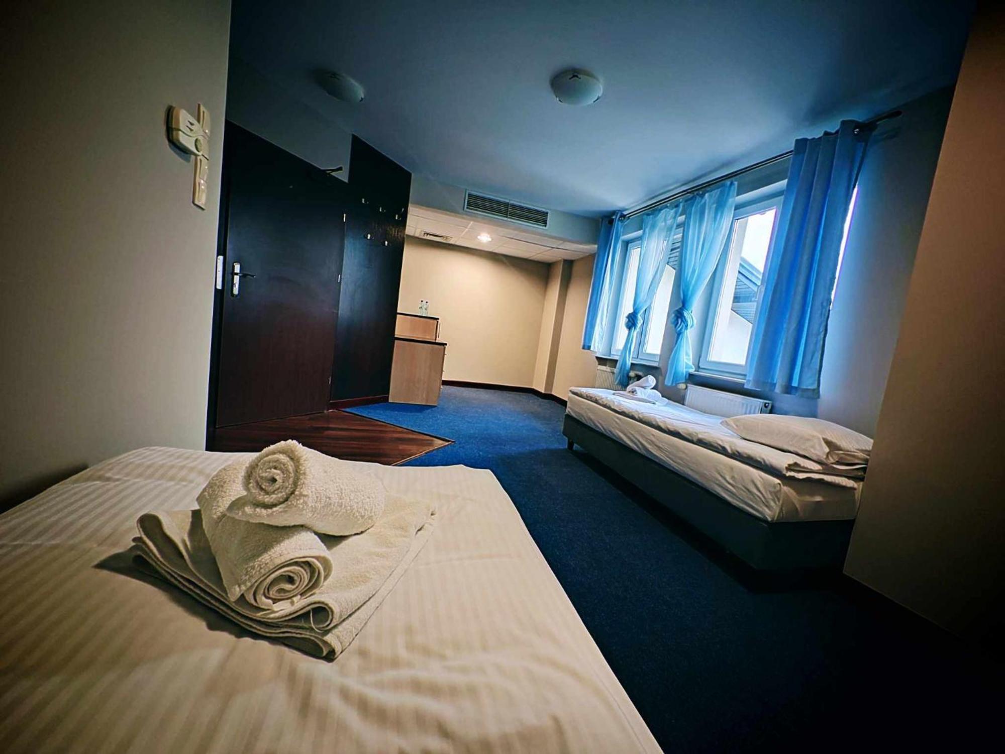 Maka I Magia Obiady Domowe Hotel 赞布鲁夫 外观 照片