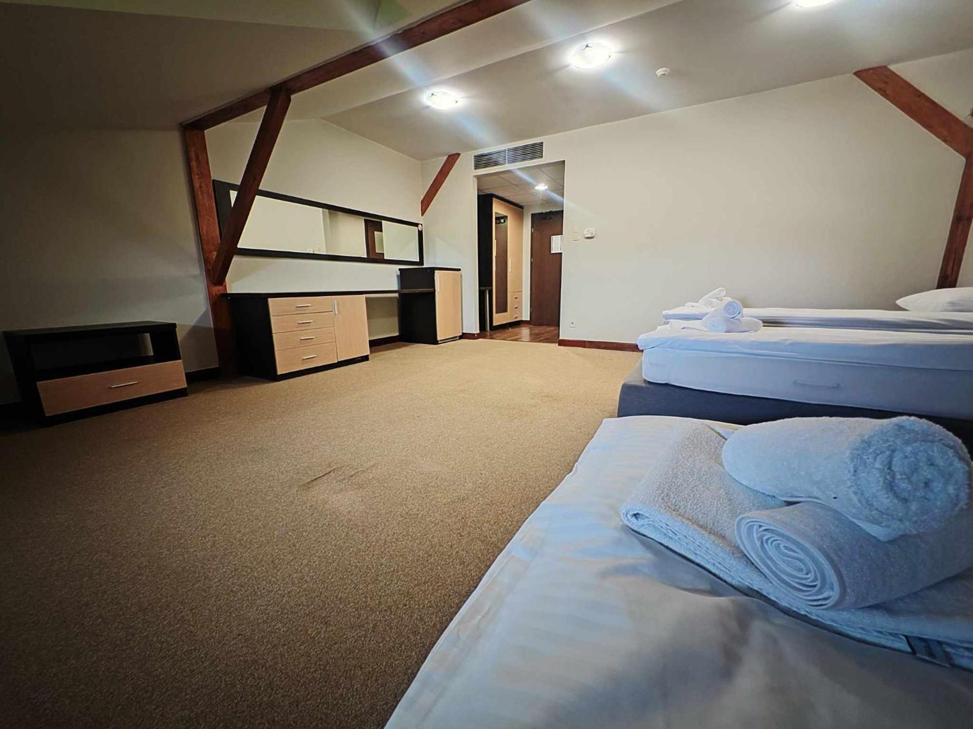 Maka I Magia Obiady Domowe Hotel 赞布鲁夫 外观 照片